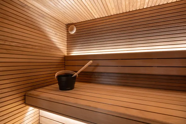 Image: thesaunaheater.com Auroom Arti Pre-Assembled 5-Person Sauna Cabin, photo 5 of 9
