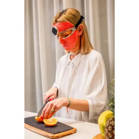 Image: lookfantastic.com.au FOREO FAQ 202 Anti-Aging Silicone LED Mask, photo 9 of 11