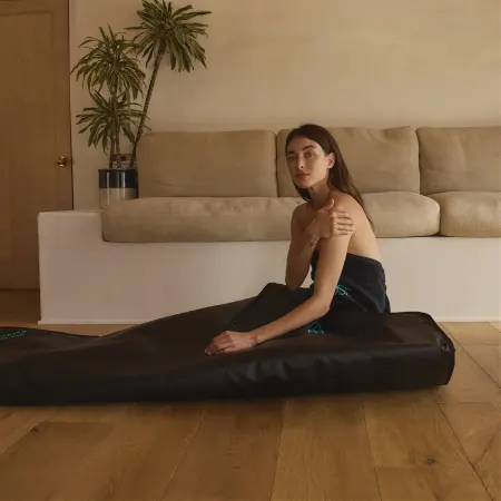 Image: higherdose.com HigherDOSE Infrared Sauna Blanket, photo 3 of 5