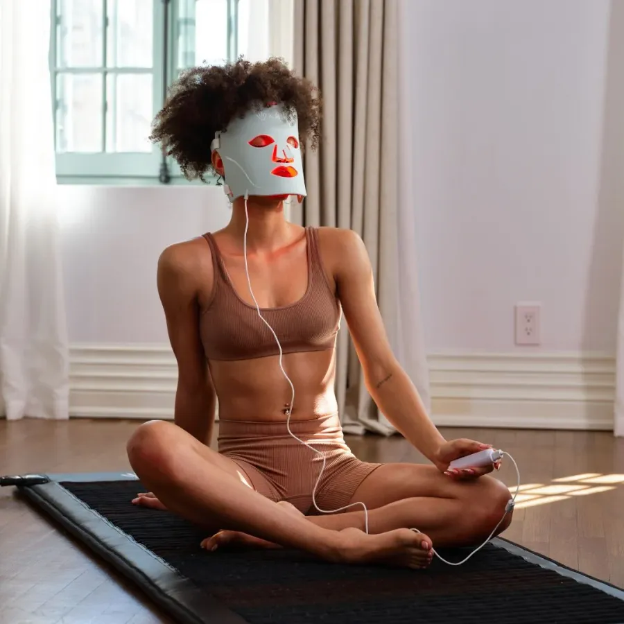 Kala Red Light Face Mask, photo 3 of 9