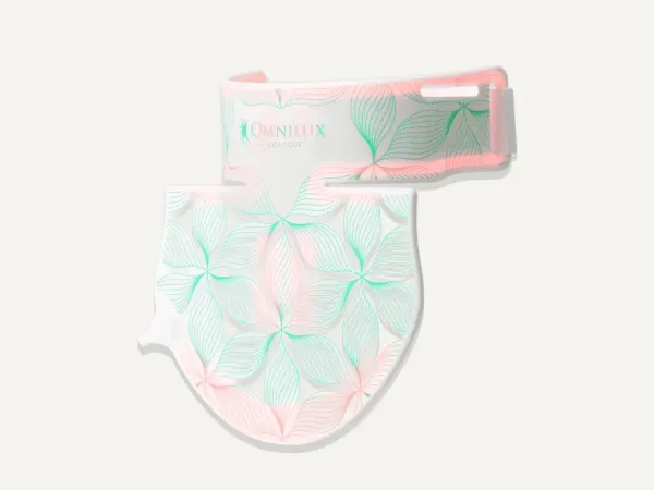 Image: omniluxled.com Omnilux Contour Neck & Décolleté